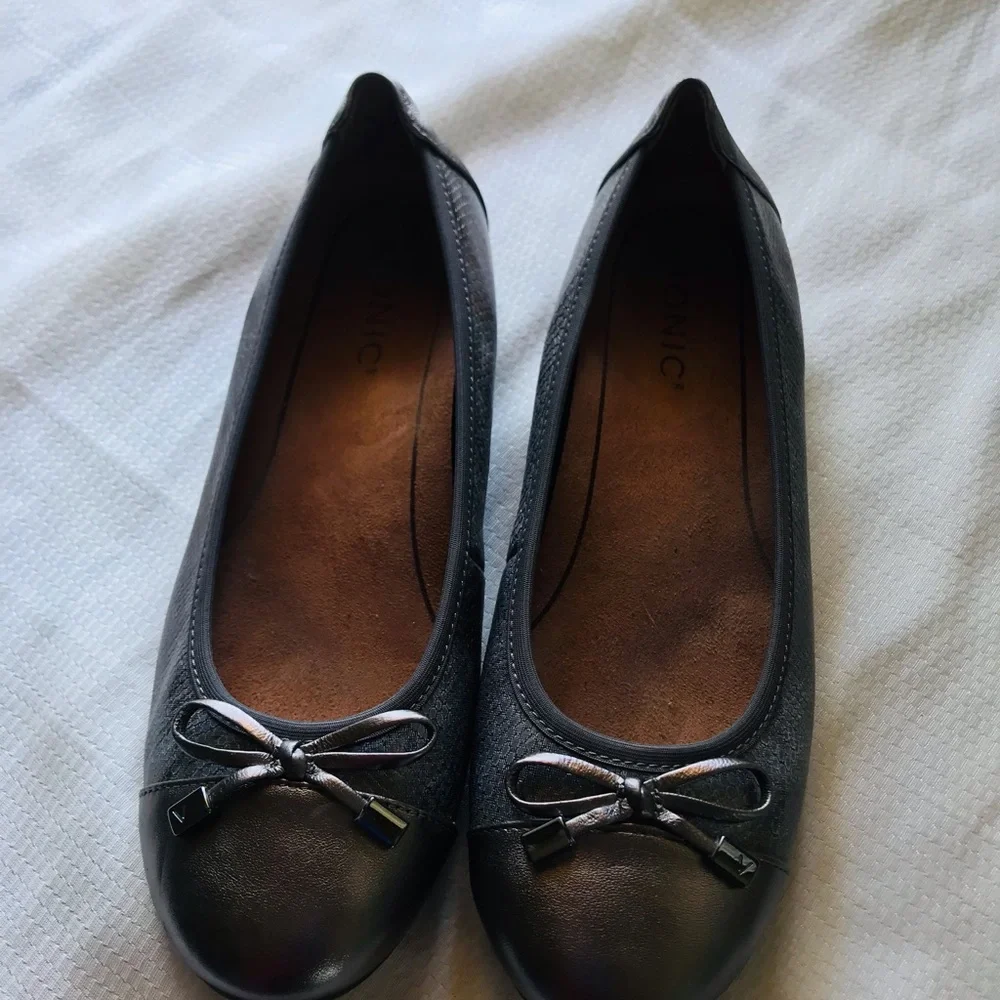 Vionic Women's Minna Ballet Flat Pewter Pewter silver /gray